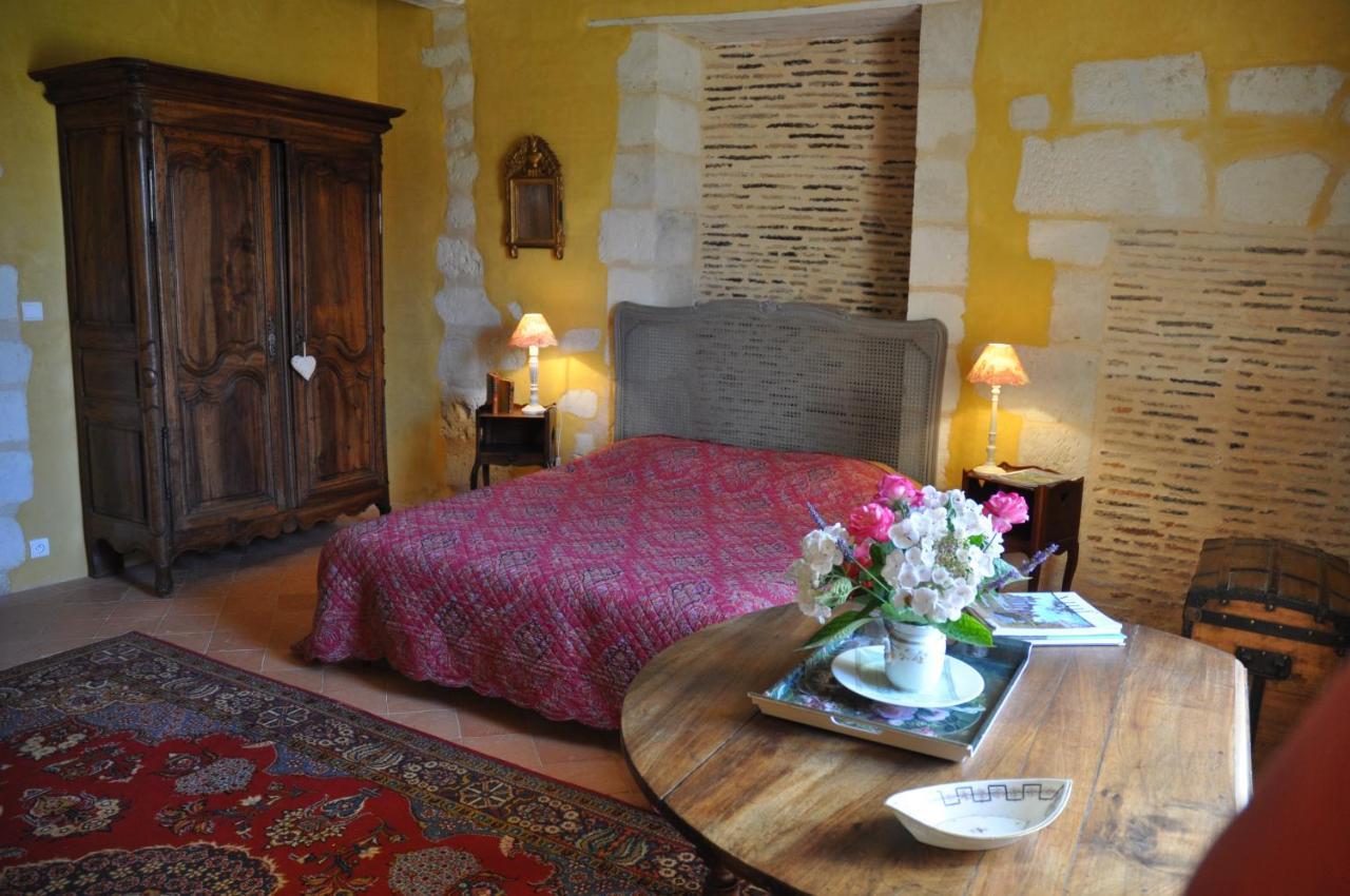 Chateau La Gentilhommiere Du Puits Notre-Dame 30 Rue De L'Eglise 24110 Saint Leon Sur L'Isle Екстериор снимка