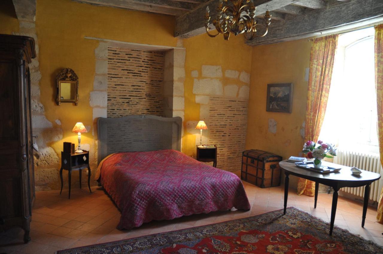 Chateau La Gentilhommiere Du Puits Notre-Dame 30 Rue De L'Eglise 24110 Saint Leon Sur L'Isle Екстериор снимка