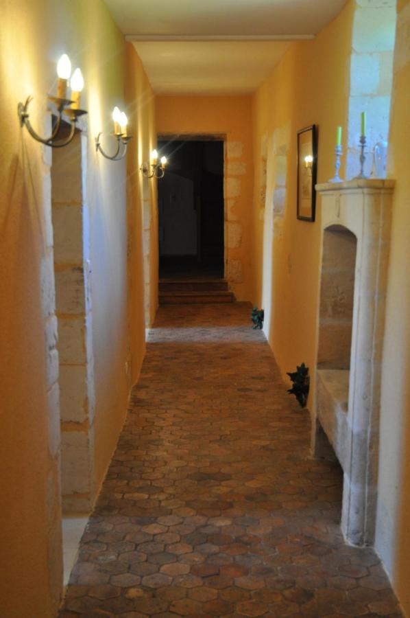 Chateau La Gentilhommiere Du Puits Notre-Dame 30 Rue De L'Eglise 24110 Saint Leon Sur L'Isle Екстериор снимка