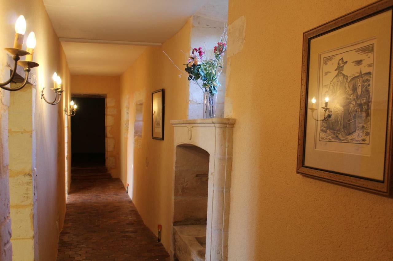 Chateau La Gentilhommiere Du Puits Notre-Dame 30 Rue De L'Eglise 24110 Saint Leon Sur L'Isle Екстериор снимка
