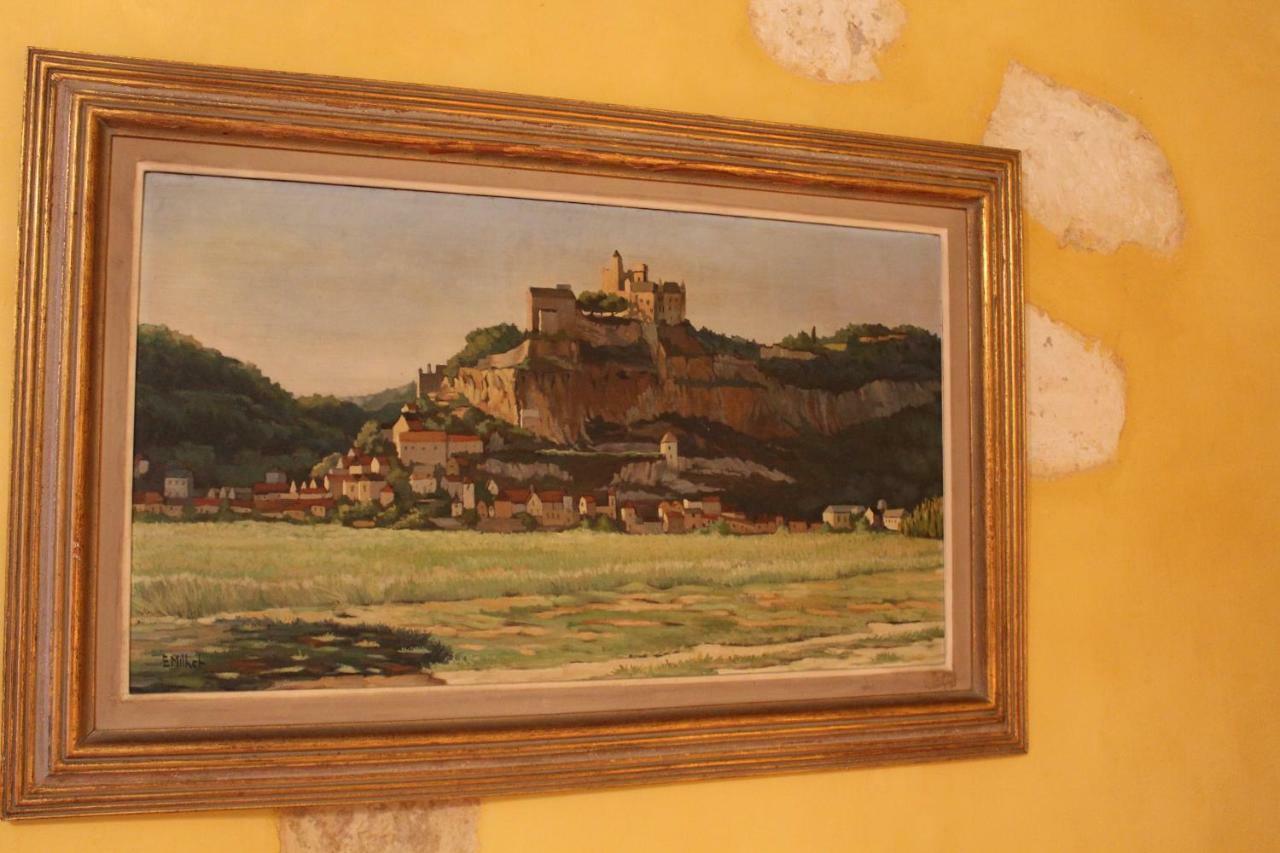 Chateau La Gentilhommiere Du Puits Notre-Dame 30 Rue De L'Eglise 24110 Saint Leon Sur L'Isle Екстериор снимка