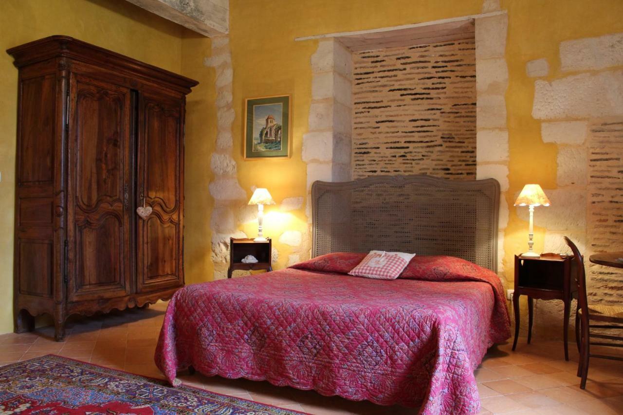Chateau La Gentilhommiere Du Puits Notre-Dame 30 Rue De L'Eglise 24110 Saint Leon Sur L'Isle Екстериор снимка
