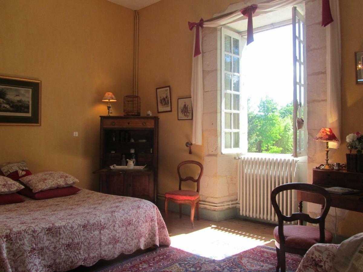 Chateau La Gentilhommiere Du Puits Notre-Dame 30 Rue De L'Eglise 24110 Saint Leon Sur L'Isle Екстериор снимка